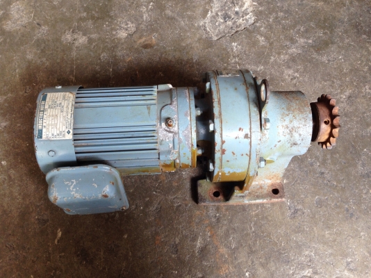 ขายมอเตอร์เกียร์ Cycro drive Sumitomo ขนาด 1/3 HP. 380 V อัตราทด 1:121 เพลาออกประมาณ 11 รอบต่อนาที แรงบิดเยอะ สภาพสวย วิ่งนิ่ม พร้อมใช้งาน