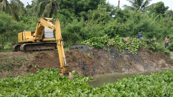 ขาย KOMATSU PC120 (รุ่น6) ขาย KOMATSU PC120 (รุ่น6)