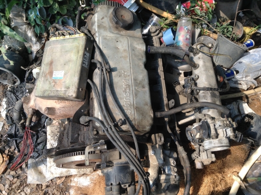 เครื่อง Mitsu ท้ายเบนซ์ 4g15 เกียร์ธรรมดา 7800 บาท