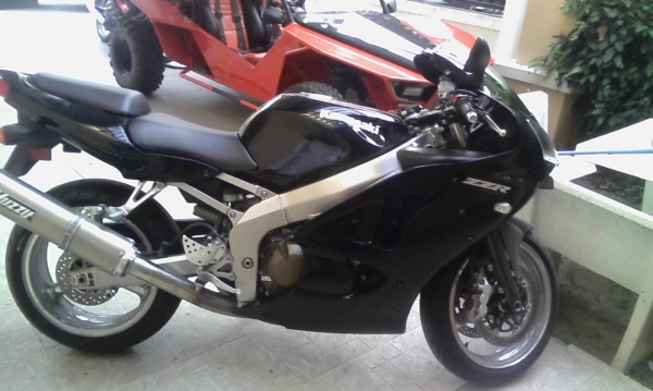 ขาย zzr 650 cc. ปี 2008 เครื่องดีสดๆ วิ่งไป 8000 โล
