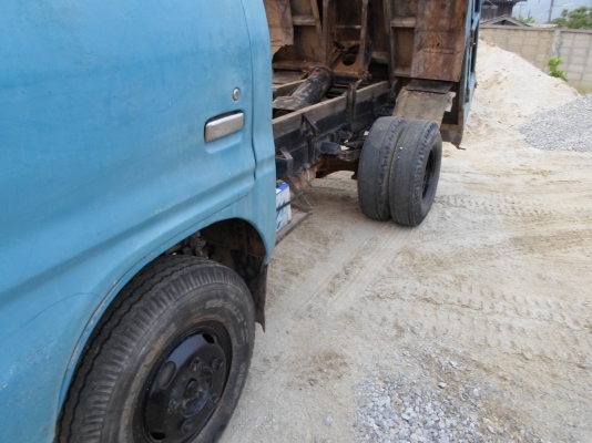 ขายรถดั้มอีซูซุ TL 80 tel 081-8857576 (ตู่ )