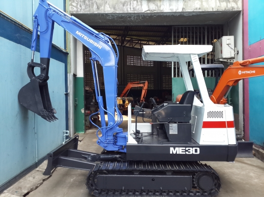 รถขุด MITSUBISHI รุ่น ME30 แทร็กเหล็ก  มือสองญี่ปุ่น