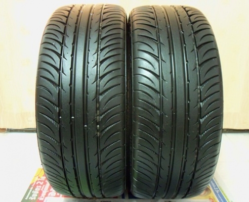 ยาง,215/45R17 KUMHO KU31 สภาพเต็มๆหนึ่งคู่ 2,700