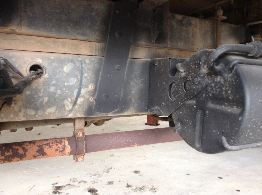 ขาย 6 ล้อ ติดเครน 3 ตัน 3 ปลอก FB2W รถออกห้างมือเดียวปี 38 เครื่องไม่เคยแกะ คัสซีสวยตลอดเส้น ยางเต็ม ทะเบียนเต็มพร้อมโอน