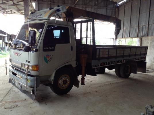 ขาย 6 ล้อ ติดเครน 3 ตัน 3 ปลอก FB2W รถออกห้างมือเดียวปี 38 เครื่องไม่เคยแกะ คัสซีสวยตลอดเส้น ยางเต็ม ทะเบียนเต็มพร้อมโอน