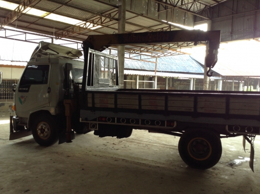 ขาย 6 ล้อ ติดเครน 3 ตัน 3 ปลอก FB2W รถออกห้างมือเดียวปี 38 เครื่องไม่เคยแกะ คัสซีสวยตลอดเส้น ยางเต็ม ทะเบียนเต็มพร้อมโอน