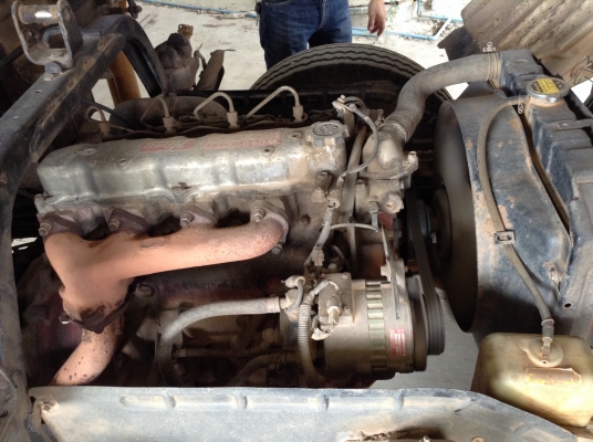 ขาย 6 ล้อ ติดเครน 3 ตัน 3 ปลอก FB2W รถออกห้างมือเดียวปี 38 เครื่องไม่เคยแกะ คัสซีสวยตลอดเส้น ยางเต็ม ทะเบียนเต็มพร้อมโอน