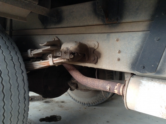 ขาย 6 ล้อ ติดเครน 3 ตัน 3 ปลอก FB2W รถออกห้างมือเดียวปี 38 เครื่องไม่เคยแกะ คัสซีสวยตลอดเส้น ยางเต็ม ทะเบียนเต็มพร้อมโอน