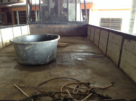 ขาย 6 ล้อ ติดเครน 3 ตัน 3 ปลอก FB2W รถออกห้างมือเดียวปี 38 เครื่องไม่เคยแกะ คัสซีสวยตลอดเส้น ยางเต็ม ทะเบียนเต็มพร้อมโอน