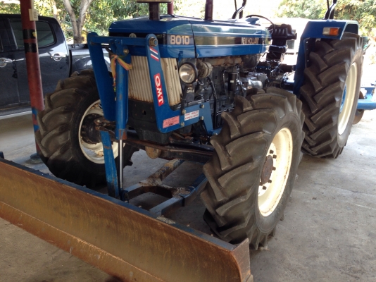 ขาย 8010 newholland 6 สูบ ราคา 820,000บาบด่วนๆ