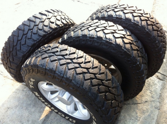 ขายยางMud Maxxis Bighorn MT764 + ล้อเล็บเหยี่ยว Isuzu ขายยางMud Maxxis Bighorn MT764 + ล้อเล็บเหยี่ยว Isuzu