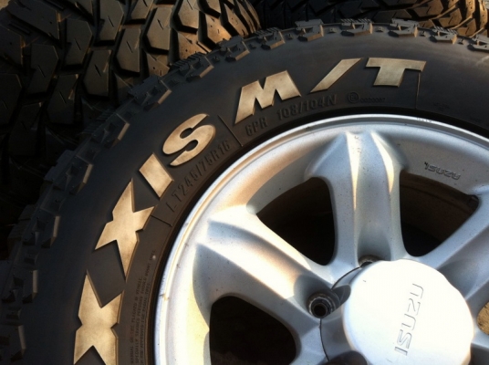 ขายยางMud Maxxis Bighorn MT764 + ล้อเล็บเหยี่ยว Isuzu