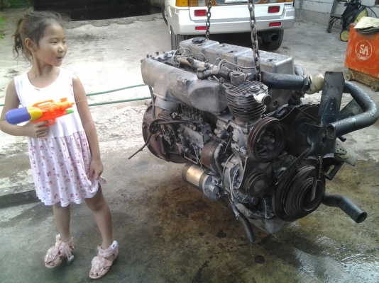 ขายครับ เครื่องรถบัส 230แรง แดวู 6 สูบ สภาพสวยครับ เอาไปใส่ รถไถนา ปั่นไฟ  สูบนํ้า รถเกี่ยวข้าว หรือใครมีอยู่แล้ว เก็บไว้ทำอะหล่ ขาย 30000 บาท ไม่มีเลข