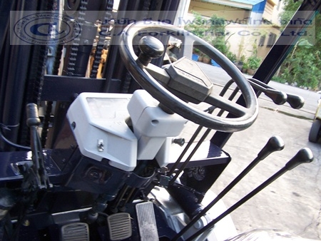 ขาย รถโฟล์คลิฟท์ KOMATSU รุ่น FD25-11 ขาย รถโฟล์คลิฟท์ KOMATSU รุ่น FD25-11