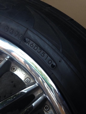 ขายล้อขอบ20 6รุ พร้อมยาง ถูกๆครับ ขายล้อขอบ20 6รุ พร้อมยาง ถูกๆครับ