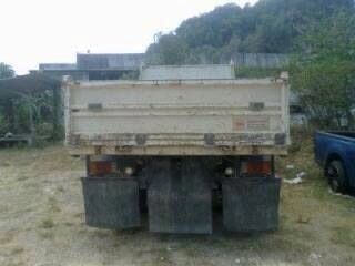 รถอีซูซุ 6 ล้อดั้ม 150 แรงม้า. ปี 52  ( รถวิ่ง 3x,xxx กม. )   สนใจติดต่อ 081 - 6079515