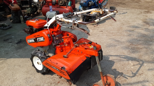 รถพรวนดิน