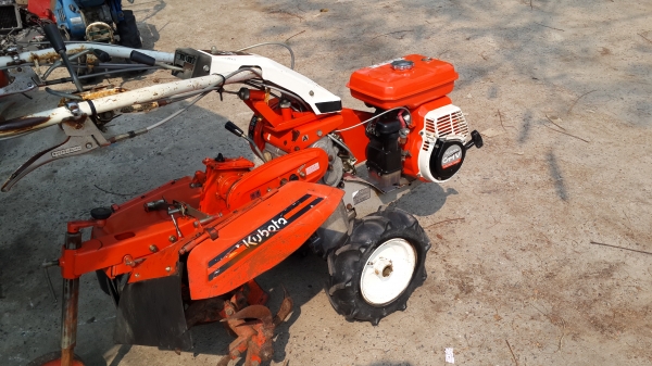 รถพรวนดิน