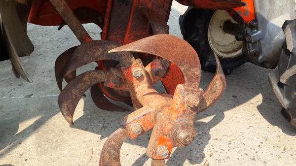 รถพรวนดิน