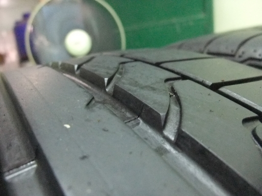 ยาง Bridgestone RE050A 265/35/18 ปี11 สภาพสวยๆ