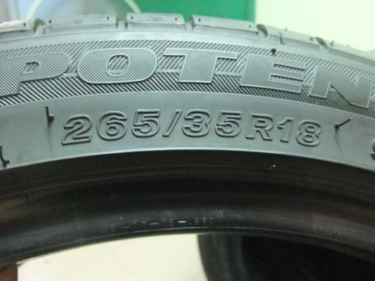 ยาง Bridgestone RE050A 265/35/18 ปี11 สภาพสวยๆ