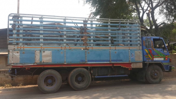 ขายสิบล้อ isuzu FVM 12 MY 175 แรง ยางดีครัชซีสวย 0811838154 ขายสิบล้อ isuzu FVM 12 MY 175 แรง ยางดีครัชซีสวย 0811838154