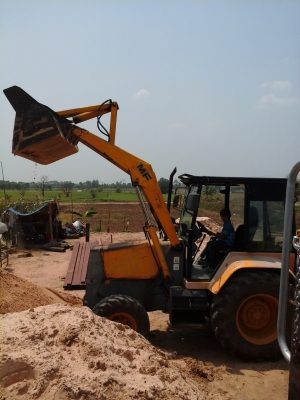 ขาย เม็กซี่ หน้าตักหลังขุด พร้อมใช้งาน เล่มทะเบียนพร้อม จัดไฟแนนส์ได้ มาก่อนได้ก่อนครับ ราคานี้ ภายนัย 3 วันครับ