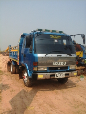 ขายล็อคกี้ 195 ยางใหม่ 6 เส้น แบตใหม่ 2 ลูก รถเก็บรายระเอียดเรียบร้อยแล้วครับ สภาพพร้อมใช้งาน