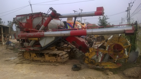 ขายรถเกี่ยวข้าว