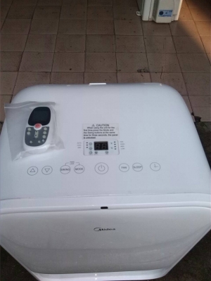 **** แอร์เคลื่อนที่ MIDEA 12000 BTU สภาพใหม่มาก ****