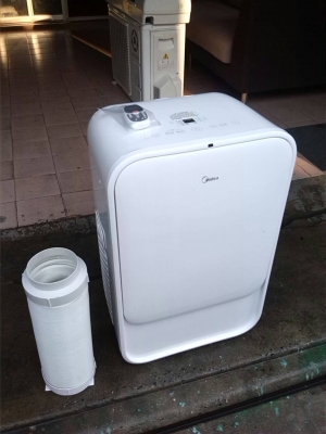 **** แอร์เคลื่อนที่ MIDEA 12000 BTU สภาพใหม่มาก ****