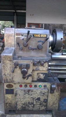 Sell> Lathe แท่นกลึงมือสอง Yang Iron 850G. 5.5 ฟุต 4 เพลา มีเบลค รุ่นหนักครับ หนักจริงๆ เครน 3 ตัน ยังไม่ค่อยจะไหวเลยครับ เครื่องทำงานอยู่เลยครับ