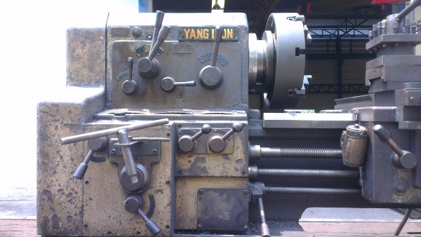 Sell> Lathe แท่นกลึงมือสอง Yang Iron 850G. 5.5 ฟุต 4 เพลา มีเบลค รุ่นหนักครับ หนักจริงๆ เครน 3 ตัน ยังไม่ค่อยจะไหวเลยครับ เครื่องทำงานอยู่เลยครับ