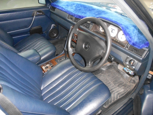 Mercedes-Benz W124 Yakuza