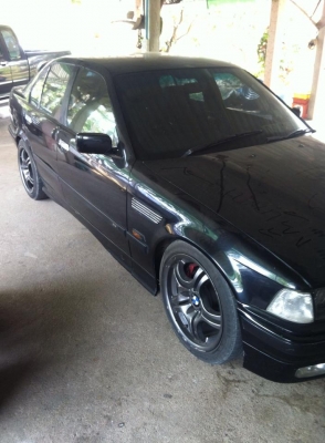 ขายด่วนคับ BMW คับ 185000 คับเครื่อง 2jโปคับขอบ17 ต่อได้คับ 0914124317