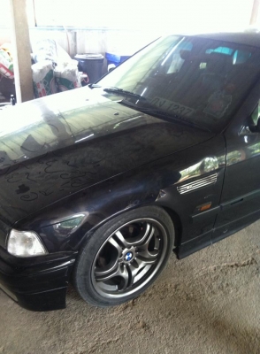 ขายด่วนคับ BMW คับ 185000 คับเครื่อง 2jโปคับขอบ17 ต่อได้คับ 0914124317