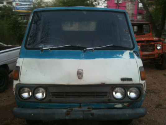 ลดราคารถตู้โตโยต้า Hiace RH11 เครื่อง 12R เกียร์คอ เครื่องติดสีขาวฟ้าเดิมแห้งบาง