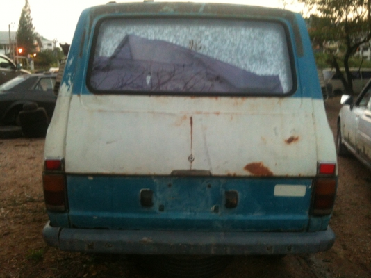 ลดราคารถตู้โตโยต้า Hiace RH11 เครื่อง 12R เกียร์คอ เครื่องติดสีขาวฟ้าเดิมแห้งบาง