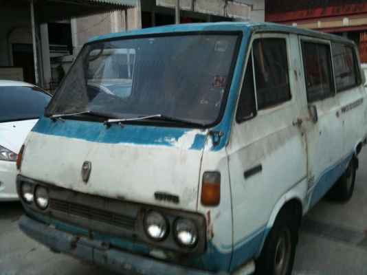 ลดราคารถตู้โตโยต้า Hiace RH11 เครื่อง 12R เกียร์คอ เครื่องติดสีขาวฟ้าเดิมแห้งบาง