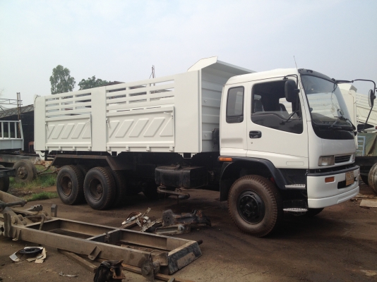 ขาย 10 ล้อ 2 เพลาดั้มพ์ ISUZU DECA เครื่อง 320 แรงม้าระบบน้ำมัน กระบะดั้มพ์ ยาว 6 เมตร กว้าง 2.50 เมตร สูง 1.50 เมตร กระบอกดั้มพ์ 15 ตัน รถทำใหม่ทั้งคันคัชซี FXZ ครับ ยางใหม่ 1000 ขอบ 20 นิ้วพร้อมทะเบียน