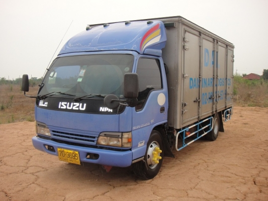 ขายแล้วครับ  ISUZU NPR 130 แรง ตู้แห้ง ยาว 5 เมตร ( ห้างแท้  ) จดปี48