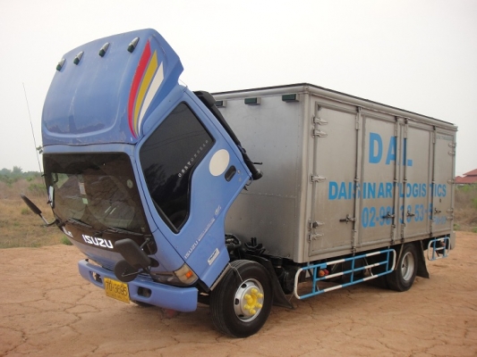 ขายแล้วครับ  ISUZU NPR 130 แรง ตู้แห้ง ยาว 5 เมตร ( ห้างแท้  ) จดปี48