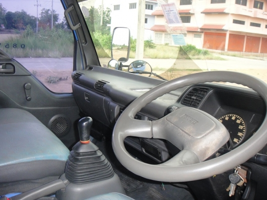 ขายแล้วครับ  ISUZU NPR 130 แรง ตู้แห้ง ยาว 5 เมตร ( ห้างแท้  ) จดปี48