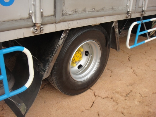 ขายแล้วครับ  ISUZU NPR 130 แรง ตู้แห้ง ยาว 5 เมตร ( ห้างแท้  ) จดปี48