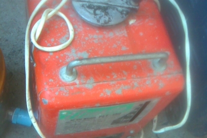 ตู้เชื่อม 150 แอมสภาพเดิมๆครับพร้อมใช้ครับ  ขนาด 150 แอมครับใช้ยาวครับรุ่นนี้ราคานี้คุ้มมากครับ