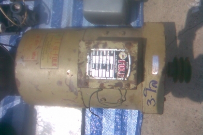 ไดปั่นไฟ 3 โล อังกฤษสภาพเดิมๆครับเมคอินอิงแลนครับสวยๆครับตัวนี้ไฟแรงครับราคานี้สุดคุ้มมากครับขนาด 3 กิโลวัตครับ