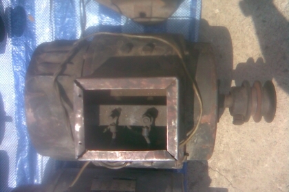 ไดปั่นไฟ 1.5 กิโลวัตต์สภาพเดิมๆครับขนาด 1.5  กิโลครับ  ของโตชิบาครับสภาพพร้อมใช้ครับไฟแรงครับราคานี้คุ้มมากครับ