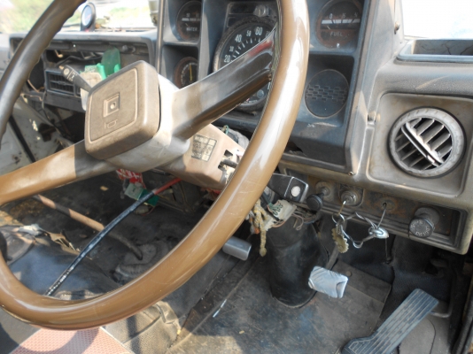 รถน้ำมัน  10ล้อ ถัง ISUZU JCM เครื่องเดิม ช่วงล่างเดิม