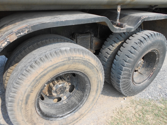 รถน้ำมัน  10ล้อ ถัง ISUZU JCM เครื่องเดิม ช่วงล่างเดิม