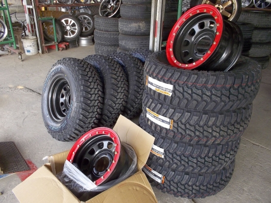 ขายยาง 31x10.5x15  MT DEESTONE ปี14  ราครพิเศษ เส้นละ 3300.-